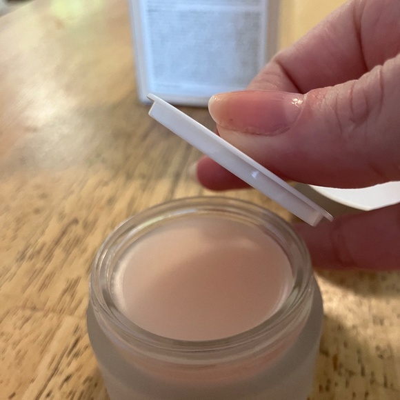 Eminence Camelia Glow Solid Face Oil - Picture 4 of 4